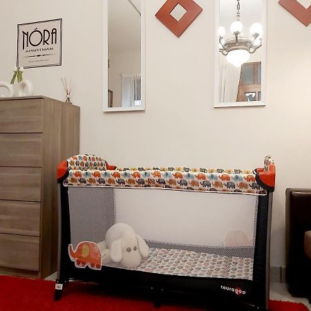 Nora Studio Apartman - Eger Lägenhet Exteriör bild
