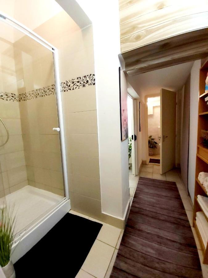 Nora Studio Apartman - Eger Lägenhet Exteriör bild