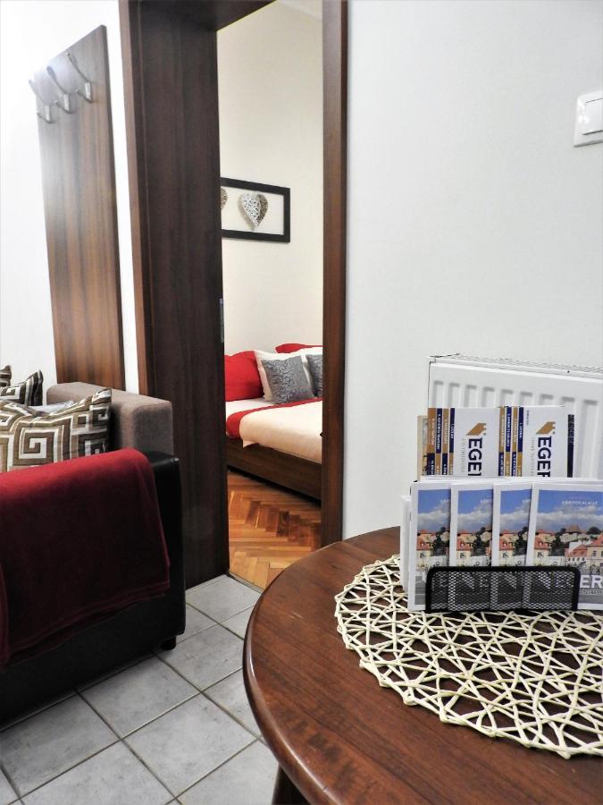 Nora Studio Apartman - Eger Lägenhet Exteriör bild