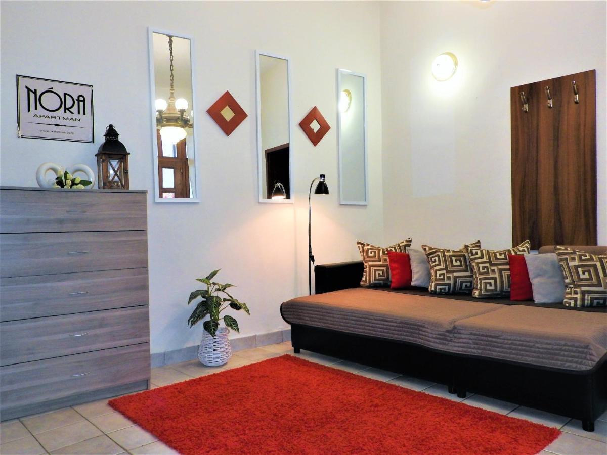 Nora Studio Apartman - Eger Lägenhet Exteriör bild