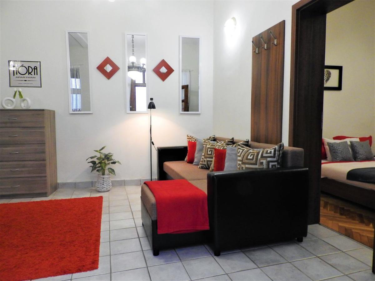 Nora Studio Apartman - Eger Lägenhet Exteriör bild