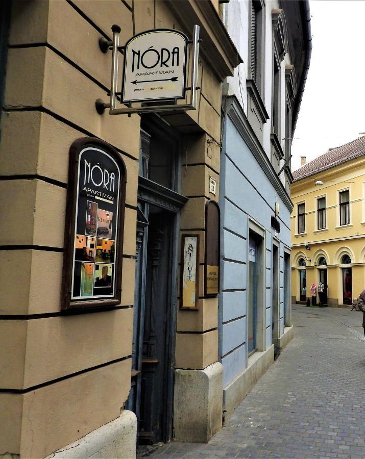 Nora Studio Apartman - Eger Lägenhet Exteriör bild