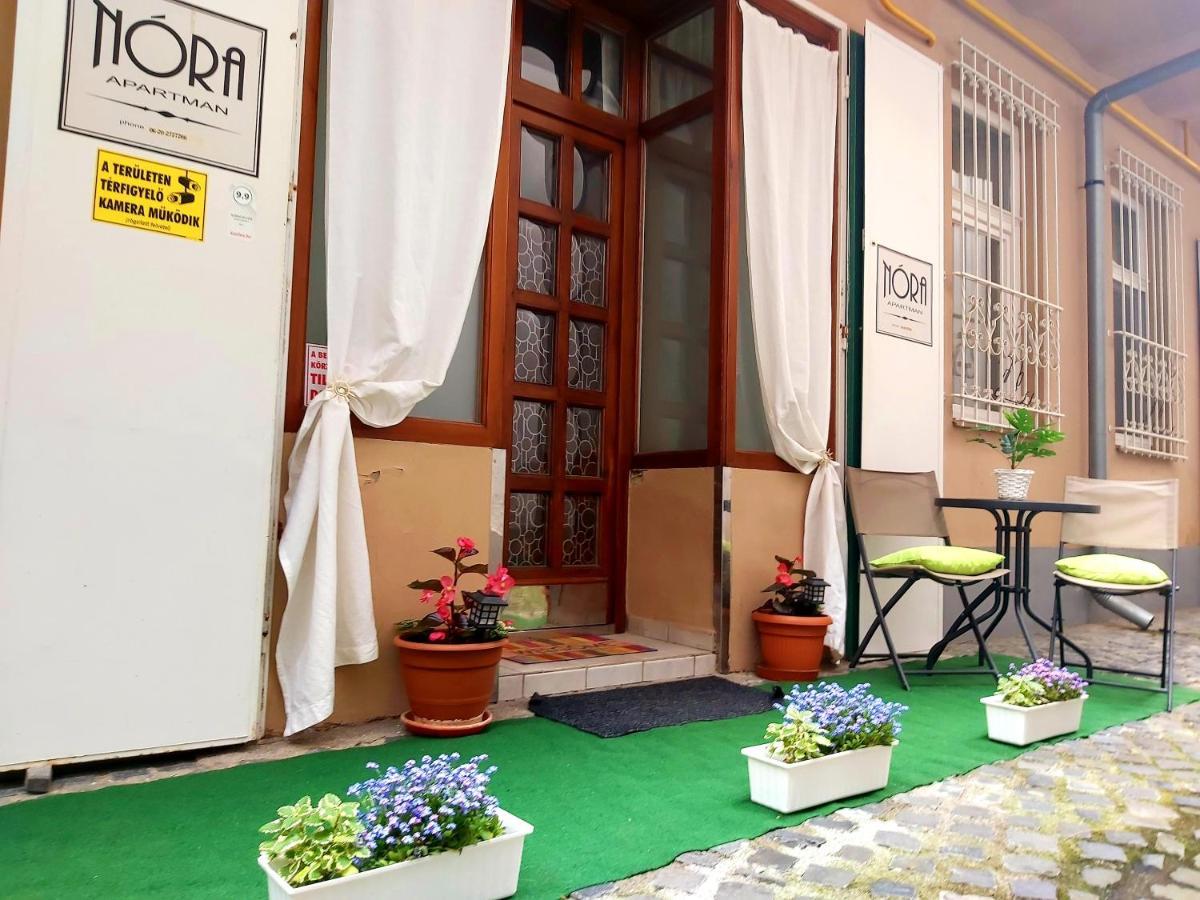Nora Studio Apartman - Eger Lägenhet Exteriör bild